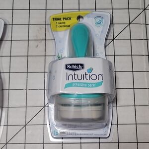 Schick‎ Intuition Sensitive Care Razor - Aqua.  NIP